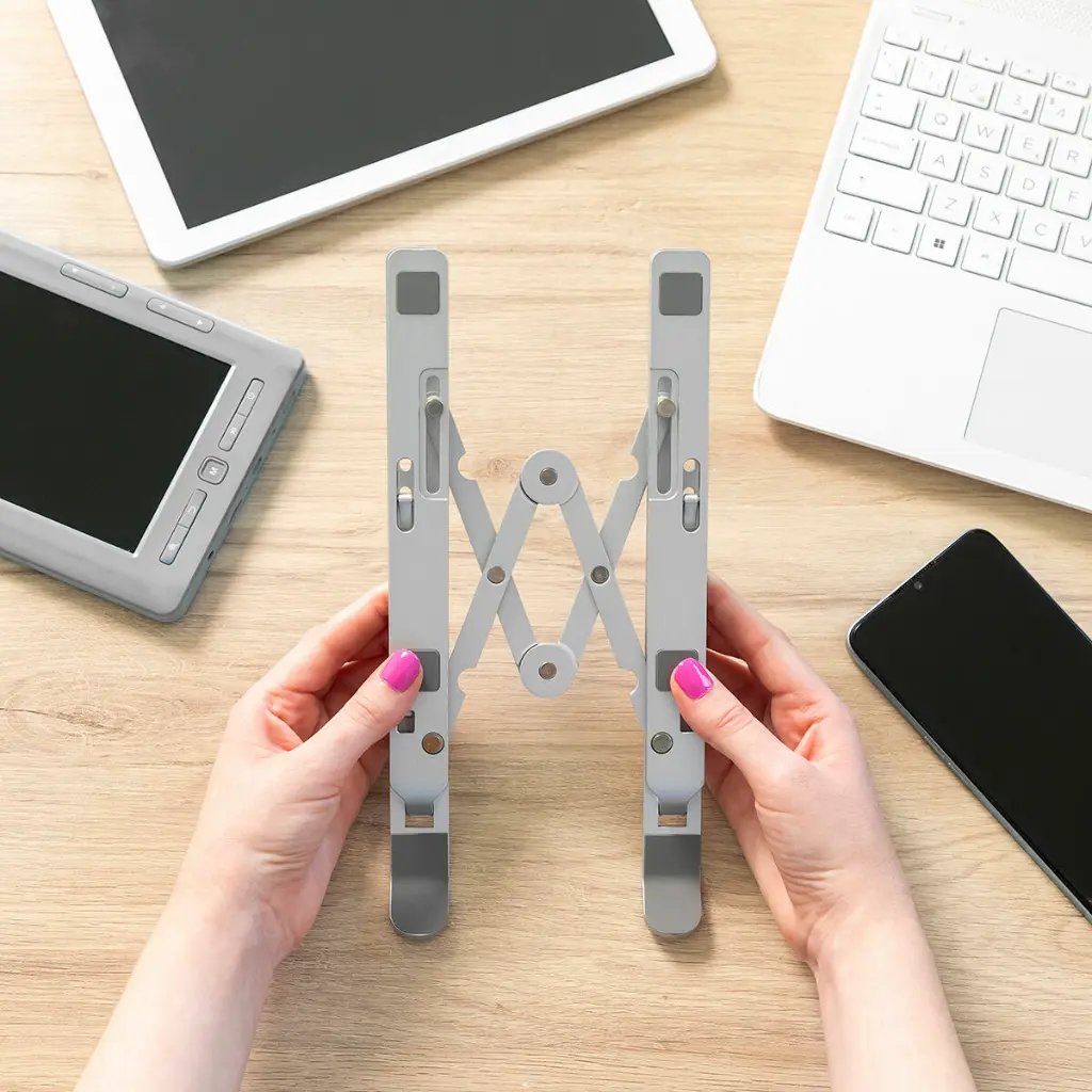 support-pliable-et-reglable-pour-portable 2.webp