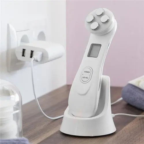 I-Grande-4884-masseur-facial-avec-radiofrequence-phototherapie-et-electrostimulation.net.webp